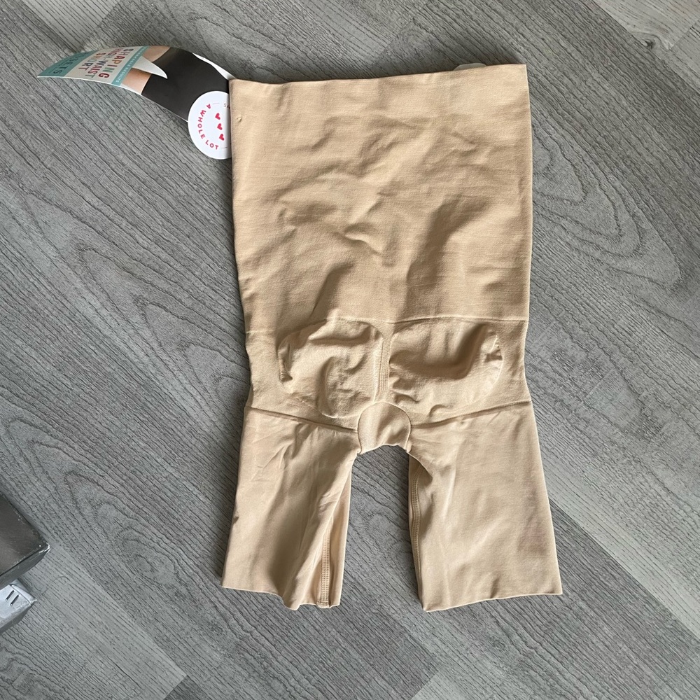 Shape Wear - Picture 2 of 3